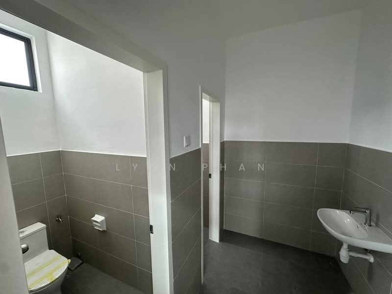 Kilang untuk Dijual di Iskandar Puteri (Nusajaya) (Johor) - Lynn Phan - Bathroom - PropertyGuru.com.my