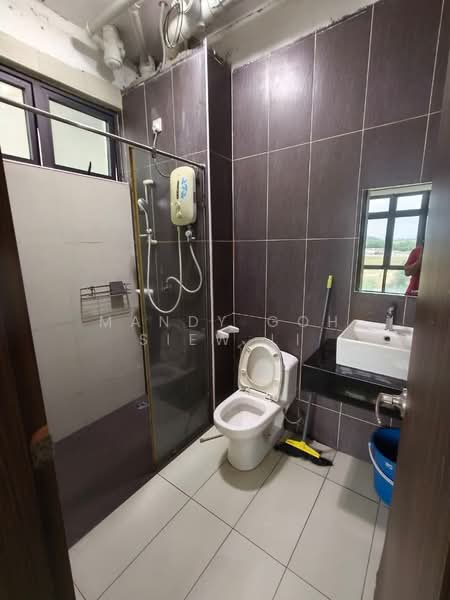 Servis Apartment untuk Disewa di D'Secret Garden (Pangsapuri Kempas Indah) - Mandy Goh Siew Li - Bathroom - PropertyGuru.com.my