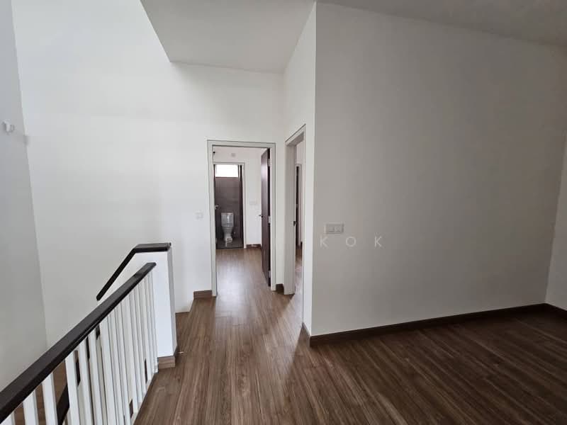 Rumah Teres 2 Tingkat untuk Dijual di Shah Alam (Selangor) - Maple Kok - Corridor - PropertyGuru.com.my