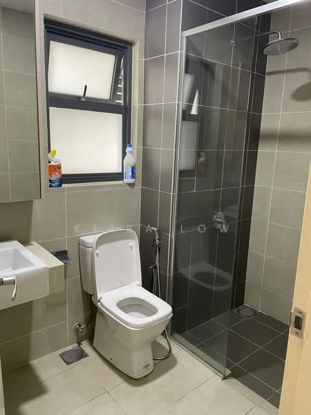 Kondominium untuk Dijual di Lakeville Residence - Keira Low - Bathroom - PropertyGuru.com.my