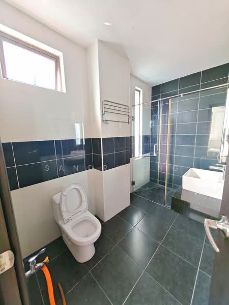 Servis Apartment untuk Dijual di D'Inspire Residence (Inspira Bestari) - Sandry Ong - Bathroom - PropertyGuru.com.my
