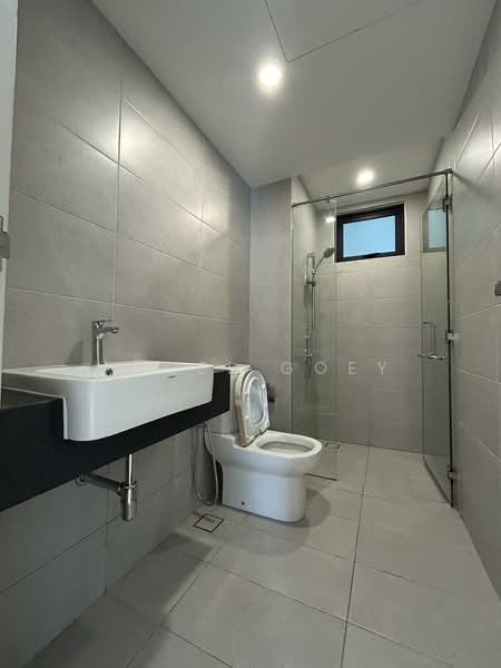 Condominium for Rent at Waterside Residence - Angel Goey - Common Bathroom - PropertyGuru.com.my
