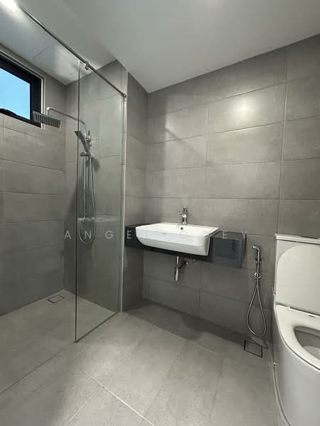 Condominium for Rent at Waterside Residence - Angel Goey - Master Bathroom - PropertyGuru.com.my