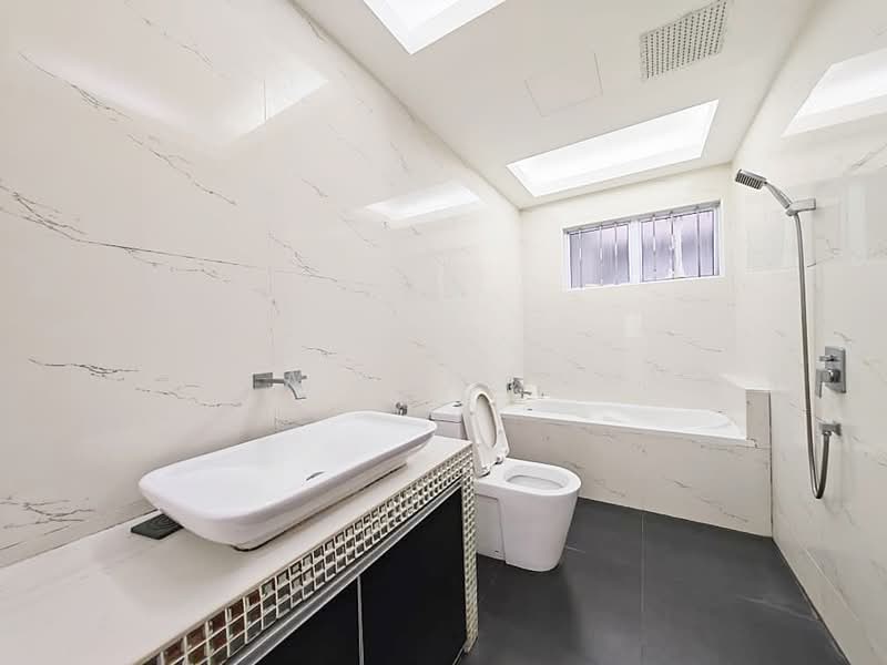 Service Residence for Rent at Koi Kinrara - Chow Kok Toong - Bathroom - PropertyGuru.com.my