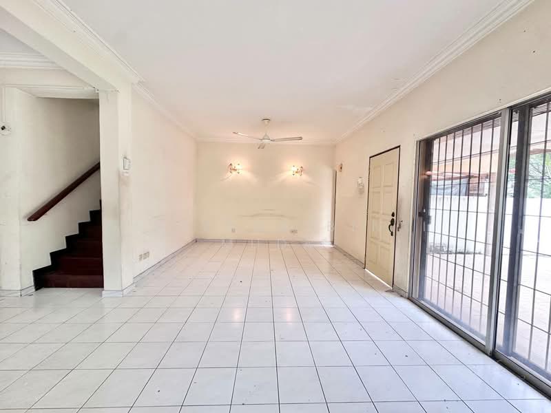 2-storey Terraced House for Sale in Taman Setiawangsa (Setiawangsa) - Faliyana binti Muda - Living Room - PropertyGuru.com.my