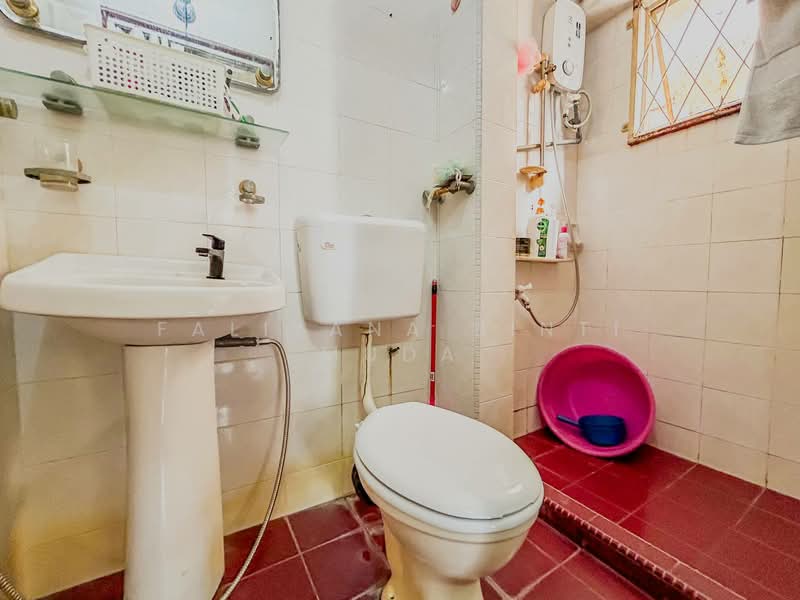Kondominium untuk Dijual di Le Jardine Condominium - Faliyana binti Muda - Bathroom - PropertyGuru.com.my