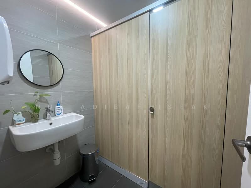 Office for Sale in Petaling Jaya (Selangor) - Nur Adibah Ishak - Bathroom - PropertyGuru.com.my