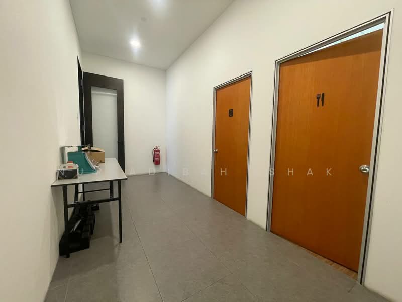 Office for Sale in Petaling Jaya (Selangor) - Nur Adibah Ishak - Corridor - PropertyGuru.com.my