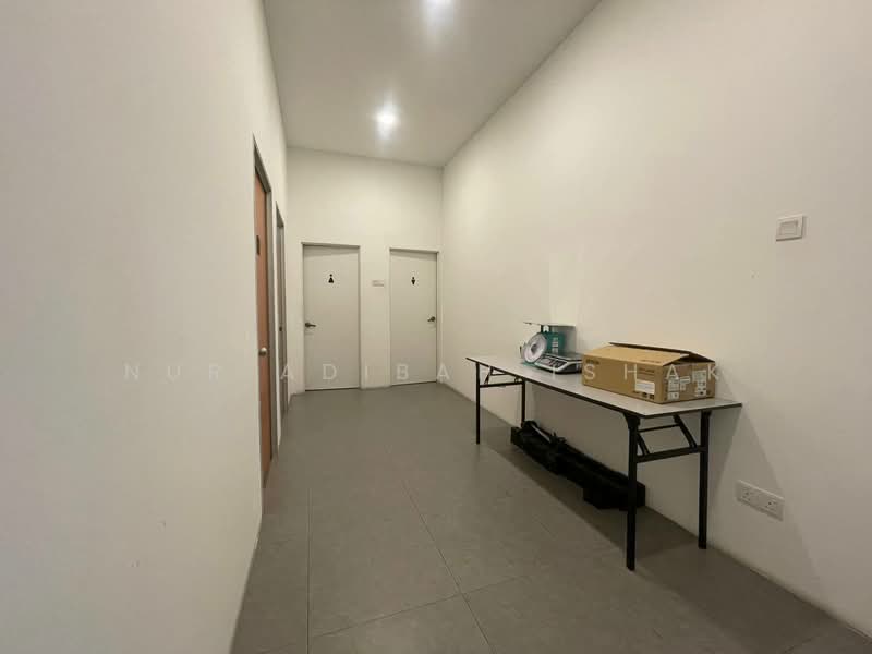 Office for Sale in Petaling Jaya (Selangor) - Nur Adibah Ishak - Corridor - PropertyGuru.com.my