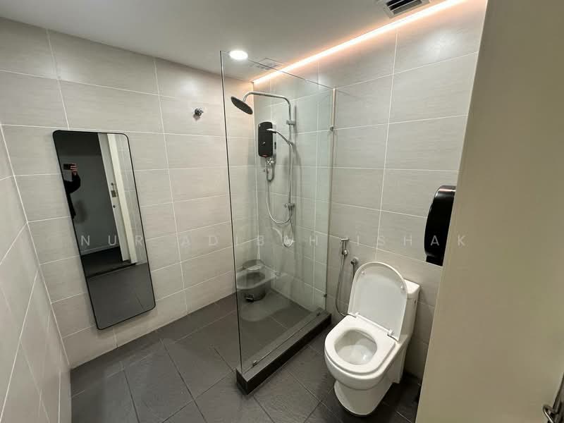 Office for Sale in Petaling Jaya (Selangor) - Nur Adibah Ishak - Bathroom - PropertyGuru.com.my