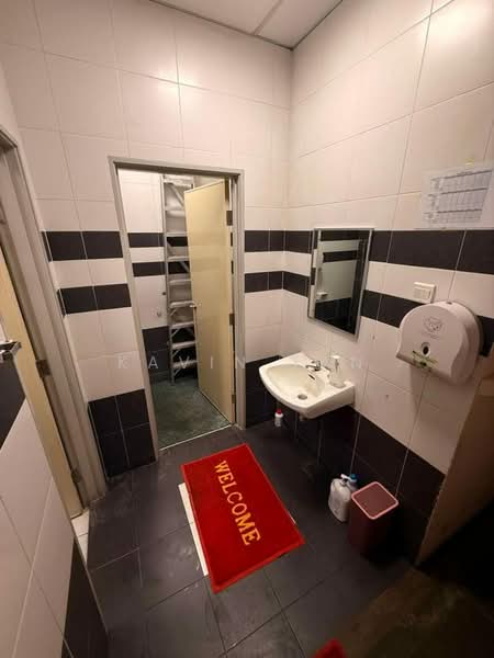 Kedai untuk Disewa di Bandar Indahpura (Kulai) - Kavin Tan - Bathroom - PropertyGuru.com.my