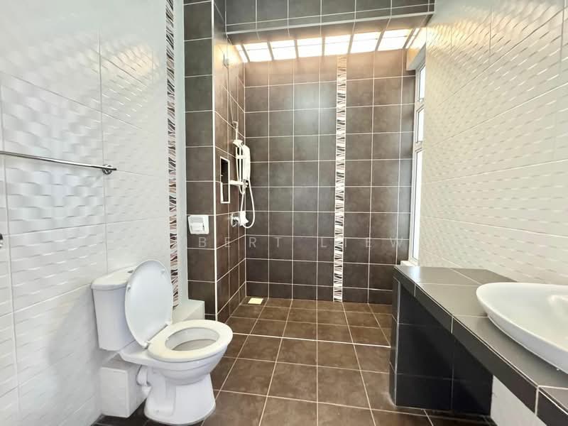 Cluster House for Sale in Bagan (Johor) - Albert Liew - Bathroom - PropertyGuru.com.my