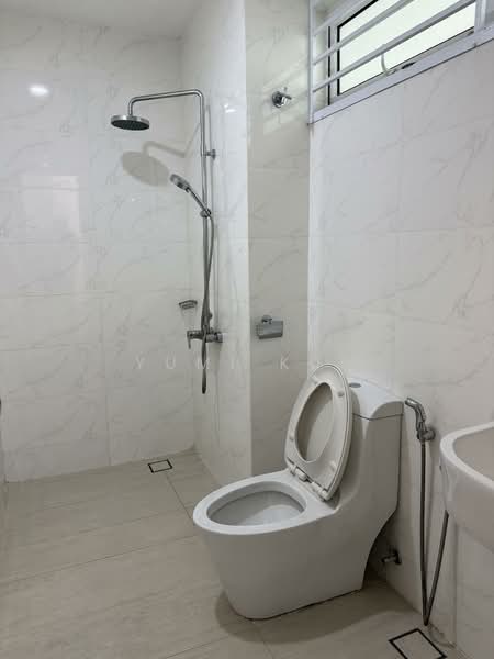 Pangsapuri untuk Disewa di Twin Galaxy (Dwi Galaksi) - Yumi Kui - Bathroom - PropertyGuru.com.my