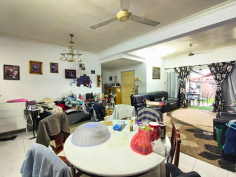 Rumah Berkembar untuk Dijual di Alam Damai (Cheras) - Aaron Yiong - Living Room - PropertyGuru.com.my