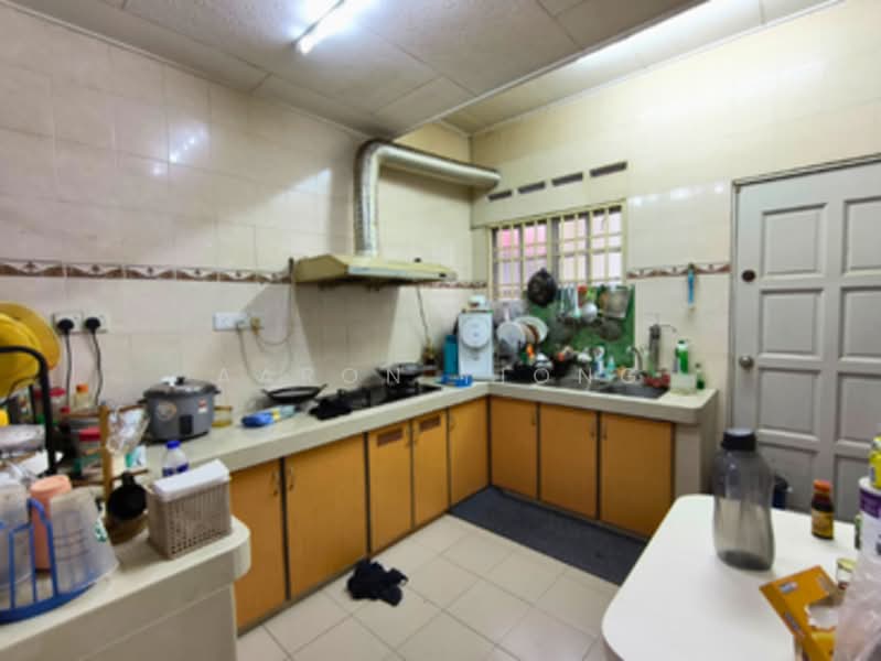 Rumah Berkembar untuk Dijual di Alam Damai (Cheras) - Aaron Yiong - Kitchen - PropertyGuru.com.my