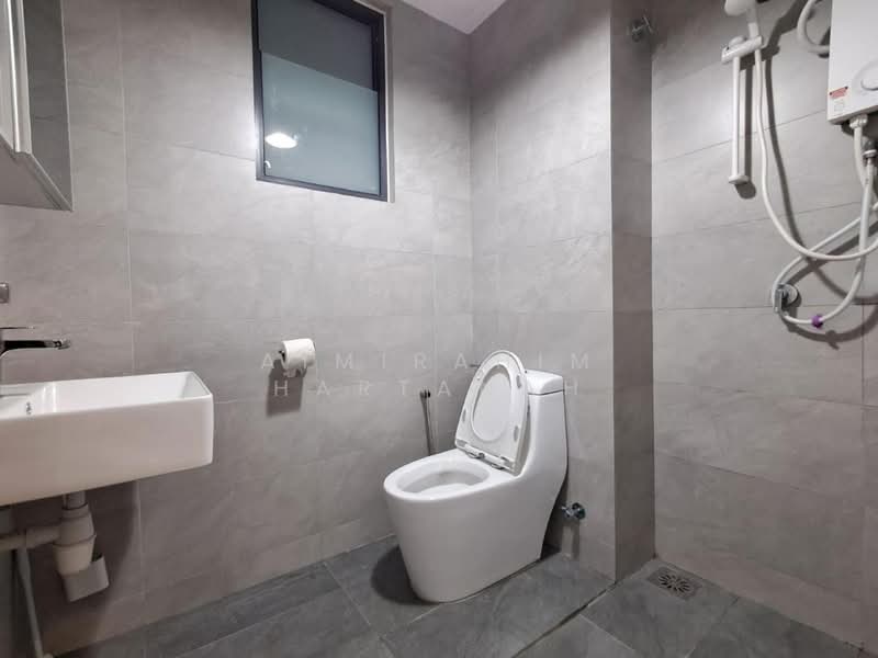 Service Residence for Sale at Sunsuria Forum - AimiRahim Hartanah - Bathroom - PropertyGuru.com.my