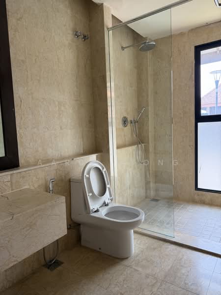 Servis Apartment untuk Dijual di Avani Sepang Goldcoast Resort - Aaron Yiong - Bathroom - PropertyGuru.com.my