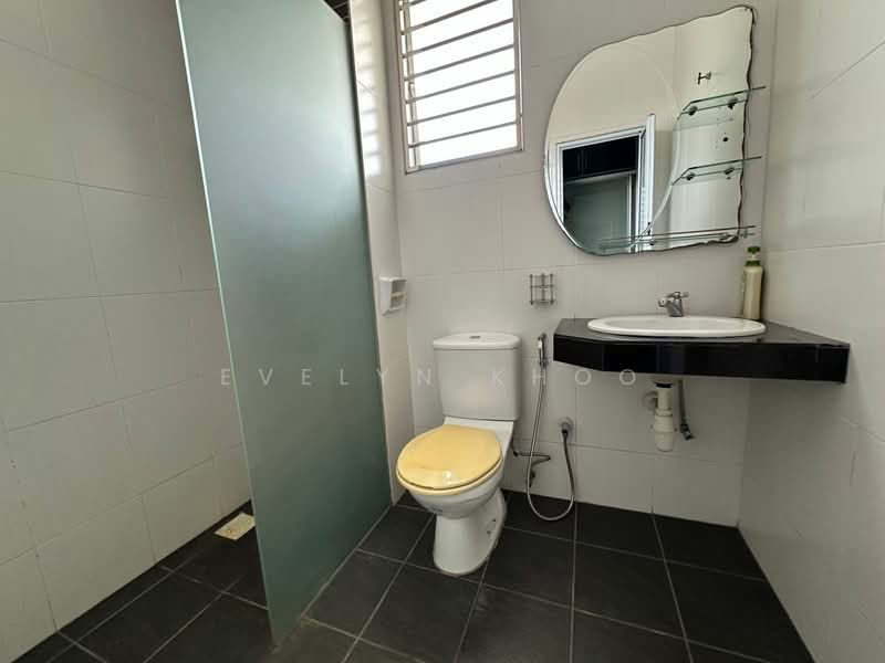 Semi-Detached House for Rent in Taman Desa Mas (Rawang) - Evelyn Khoo - Bathroom - PropertyGuru.com.my