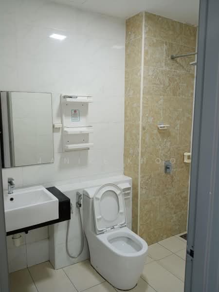 Service Residence for Sale at D'Summit Residences - Janice Khoo - Bathroom - PropertyGuru.com.my