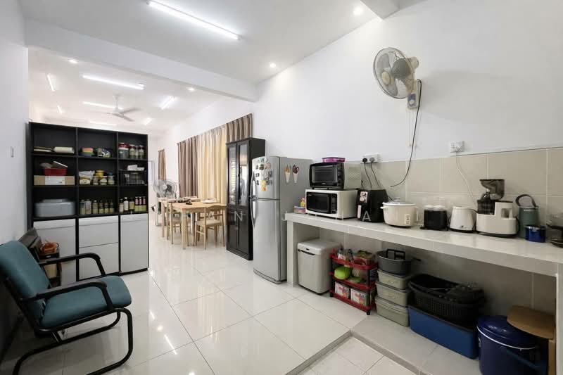 Rumah Teres 2 Tingkat untuk Dijual di Saujana Utama (Selangor) - Johan Johani Johani - Kitchen - PropertyGuru.com.my