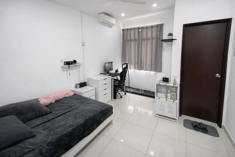 Rumah Teres 2 Tingkat untuk Dijual di Saujana Utama (Selangor) - Johan Johani Johani - Bedroom - PropertyGuru.com.my