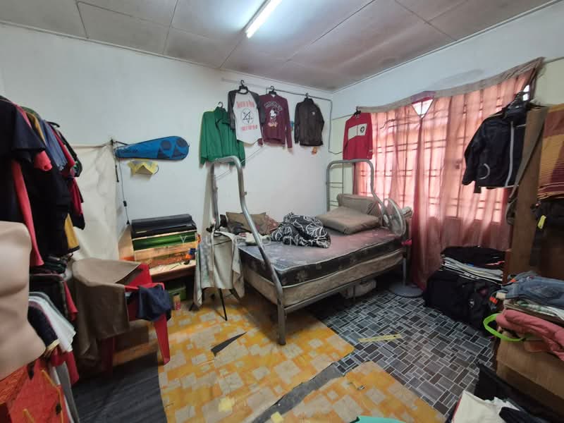 Rumah Flat untuk Dijual di Rumah Pangsa Sri Orkid (Ehsan Jaya) - Yucong . - Bedroom - PropertyGuru.com.my