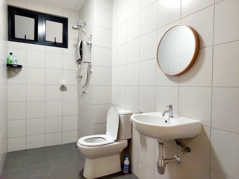 Servis Apartment untuk Dijual di Meridin Executive Suites @ The Meridin - Philip . - Bathroom - PropertyGuru.com.my