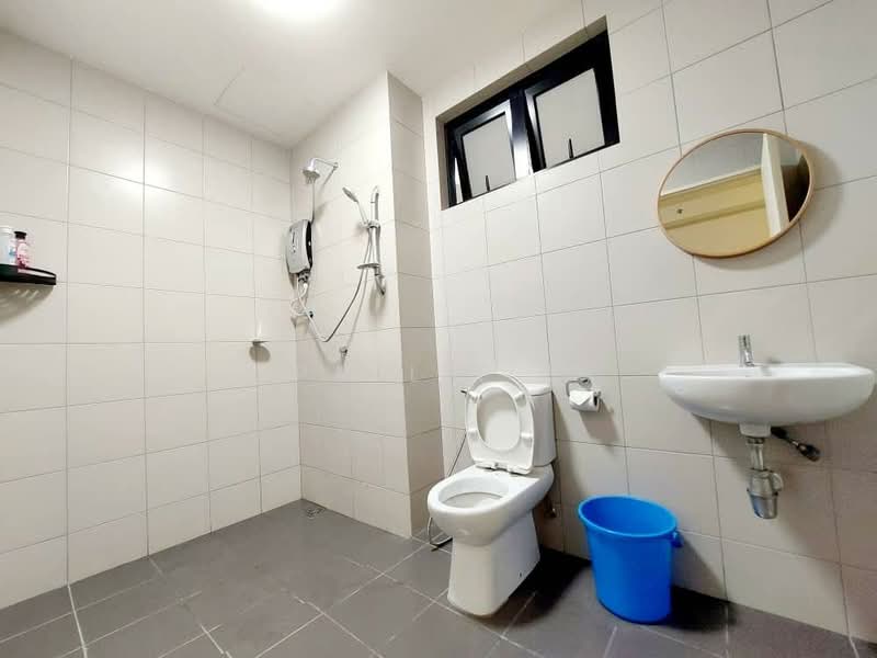Servis Apartment untuk Dijual di Meridin Executive Suites @ The Meridin - Philip . - Bathroom - PropertyGuru.com.my