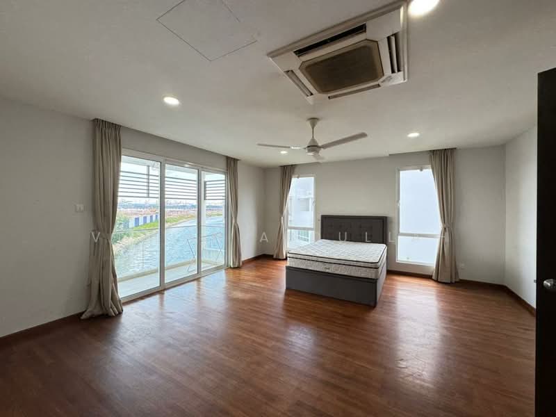 Bungalow for Rent in Senibong (Permas Jaya) - Vivian Abdullah - Bedroom - PropertyGuru.com.my
