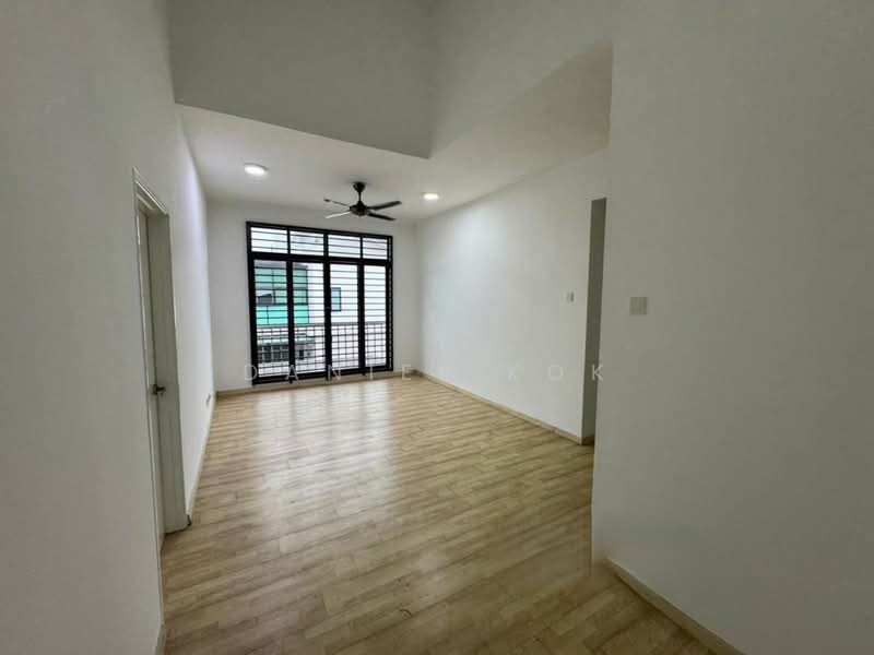 Rumah Teres 2 Tingkat untuk Dijual di Bandar Bukit Raja (Klang) - Daniel Kok - Living Room - PropertyGuru.com.my