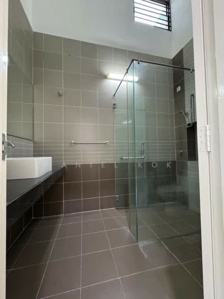 Rumah Teres 2 Tingkat untuk Dijual di Bandar Bukit Raja (Klang) - Daniel Kok - Bathroom - PropertyGuru.com.my