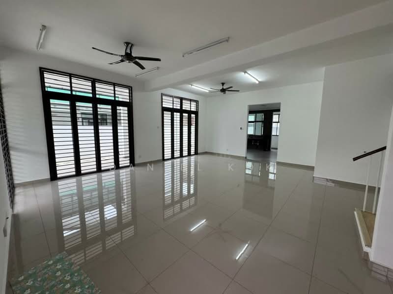 Rumah Teres 2 Tingkat untuk Dijual di Bandar Bukit Raja (Klang) - Daniel Kok - Living Room - PropertyGuru.com.my