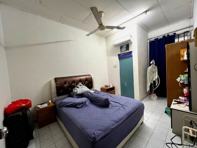 Rumah Teres 1 Tingkat untuk Dijual di Taman Megah Ria (Masai) - Calvin Lee - Bedroom - PropertyGuru.com.my