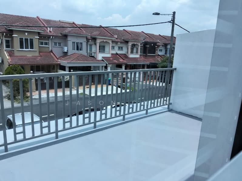 2-storey Terraced House for Rent in TAMAN PUCHONG UTAMA (Puchong) - Jason Chin - Balcony - PropertyGuru.com.my