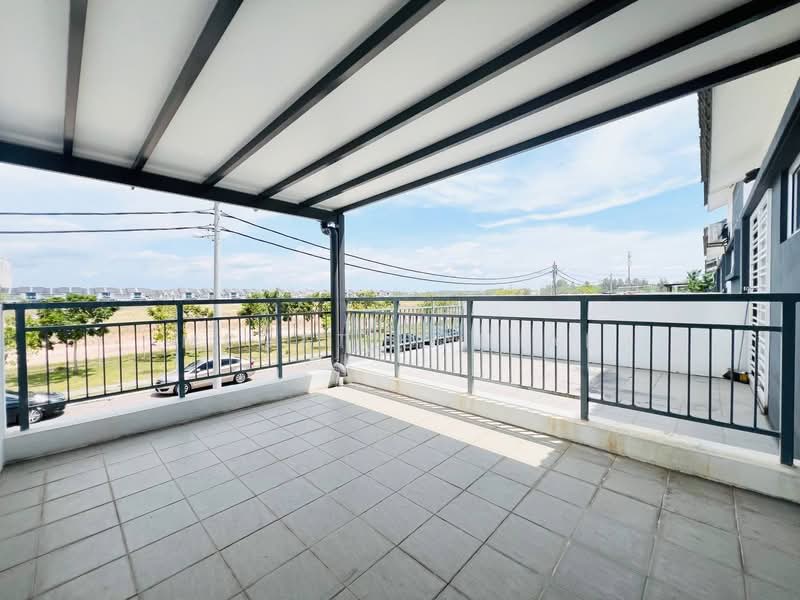 Townhouse for Sale in Cybersouth (Dengkil) - Megat Danial - Balcony - PropertyGuru.com.my