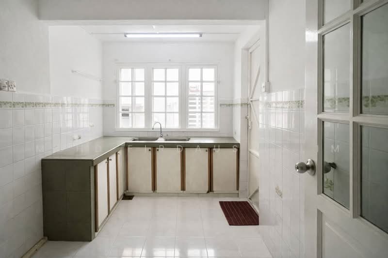 2-storey Terraced House for Sale in Usj 9 (Subang Jaya) - Mohd Firdaus Salim - Kitchen - PropertyGuru.com.my