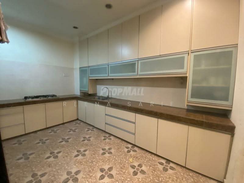 Rumah Berkembar untuk Dijual di Shah Alam (Selangor) - Reena Sarif - Kitchen - PropertyGuru.com.my