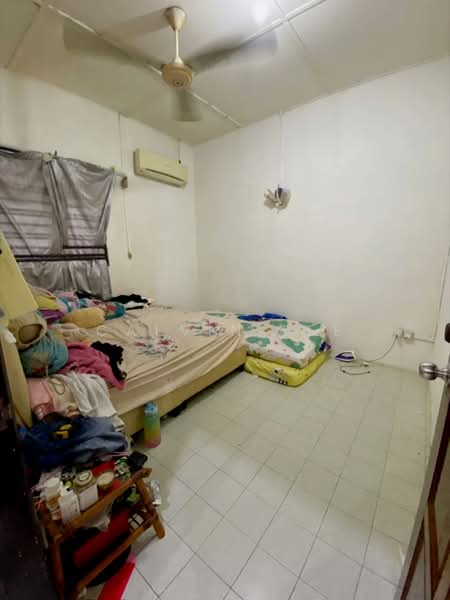 Rumah Teres 1 Tingkat untuk Dijual di Taman Johor Jaya (Johor Bahru) - Calvin Lee - Bedroom - PropertyGuru.com.my