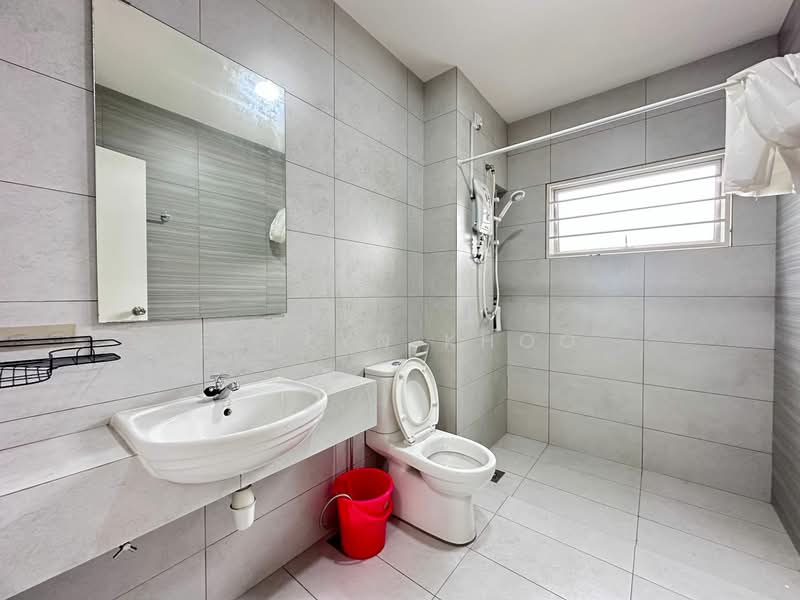 2-storey Terraced House for Sale in Bandar Gamuda Gardens (Rawang) - Evelyn Khoo - Bathroom - PropertyGuru.com.my