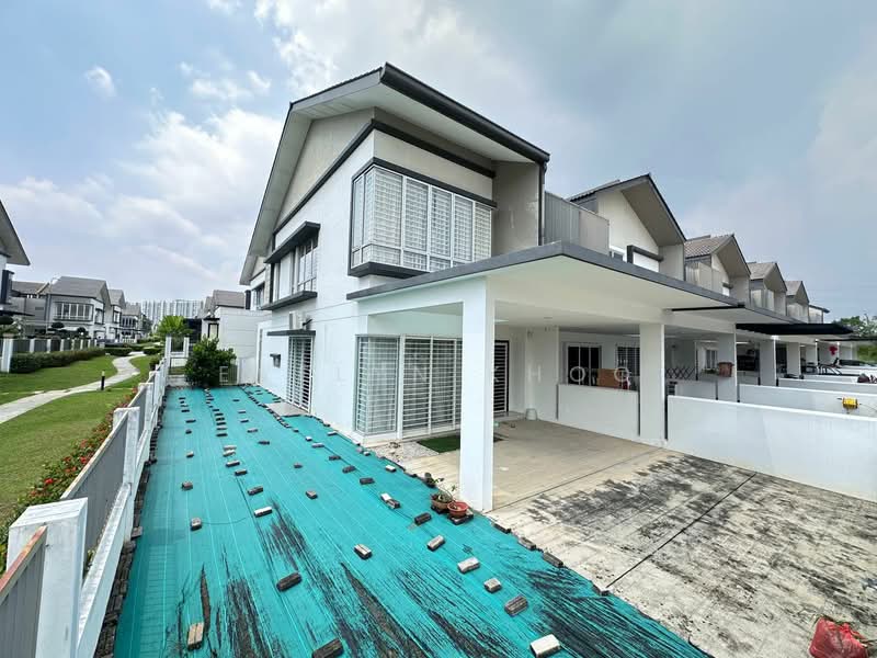 2-storey Terraced House for Sale in Bandar Gamuda Gardens (Rawang) - Evelyn Khoo - Side Land - PropertyGuru.com.my