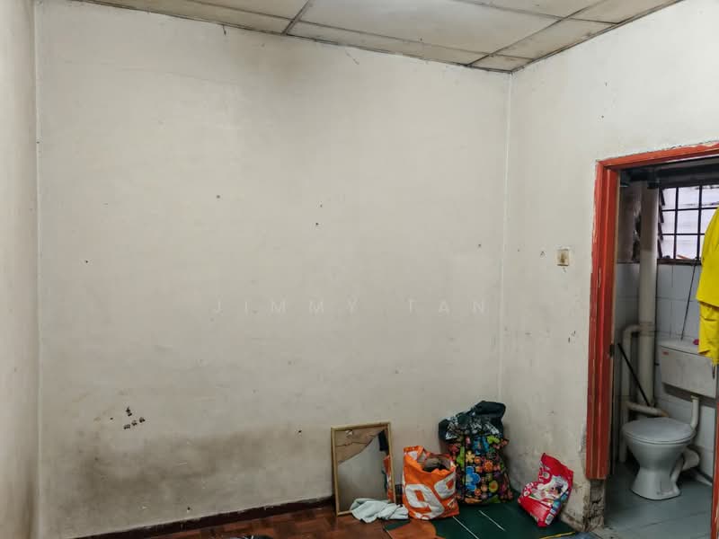 Apartment for Sale at Bandar Bukit Tinggi 1 Apartment - Jimmy Tan - Bathroom - PropertyGuru.com.my