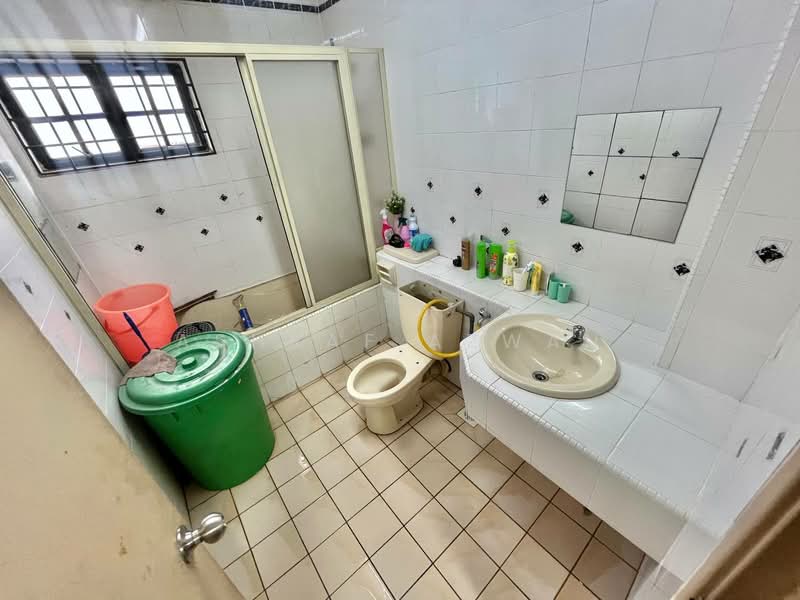 2-storey Terraced House for Sale in Bandar Sri Damansara (Selangor) - Ashraf Azwan - Bathroom - PropertyGuru.com.my