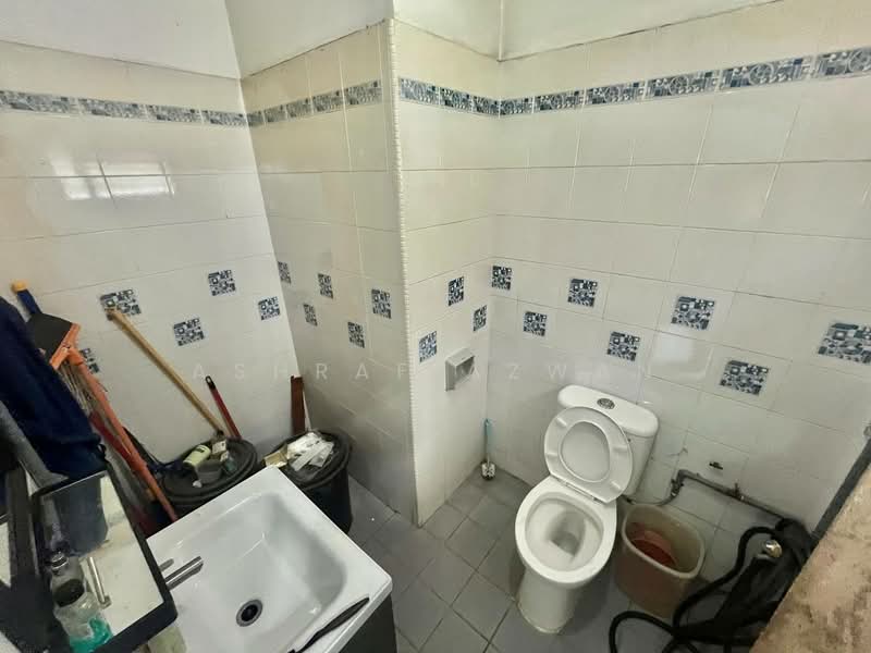 2-storey Terraced House for Sale in Bandar Sri Damansara (Selangor) - Ashraf Azwan - Bathroom - PropertyGuru.com.my