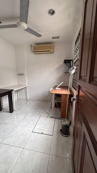 1.5-storey Terraced House for Sale in Taman Pelangi Indah (Ulu Tiram) - Derrick Chuah - Study - PropertyGuru.com.my