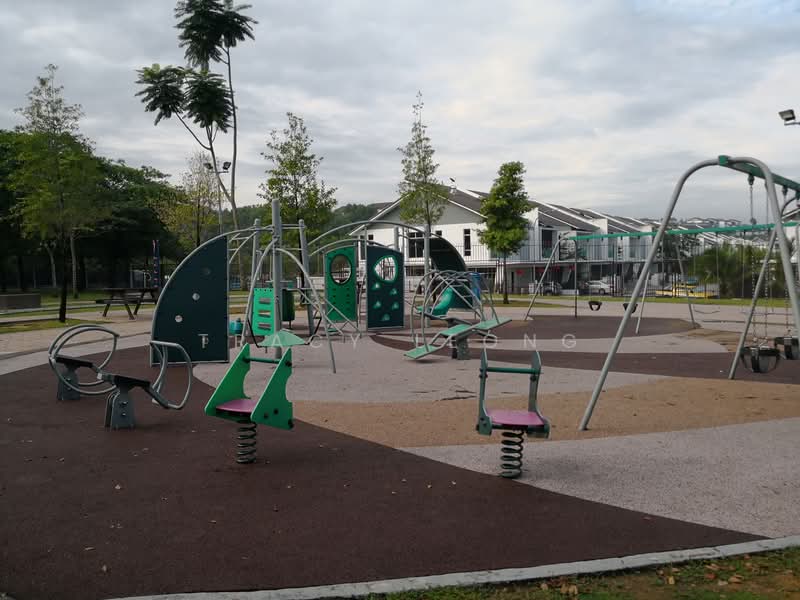 Rumah Teres 3 Tingkat untuk Dijual di Kinrara Residence (Puchong) - Tracy Leong - Exterior - PropertyGuru.com.my