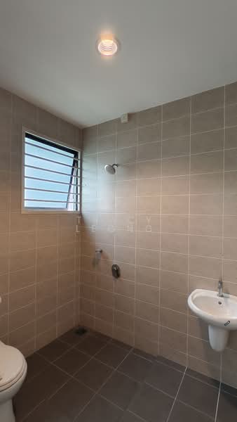 Rumah Teres 3 Tingkat untuk Dijual di Kinrara Residence (Puchong) - Tracy Leong - Bathroom - PropertyGuru.com.my