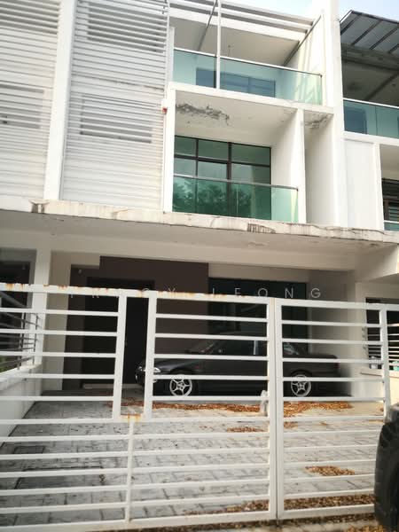 Rumah Teres 3 Tingkat untuk Dijual di Kinrara Residence (Puchong) - Tracy Leong - Exterior - PropertyGuru.com.my