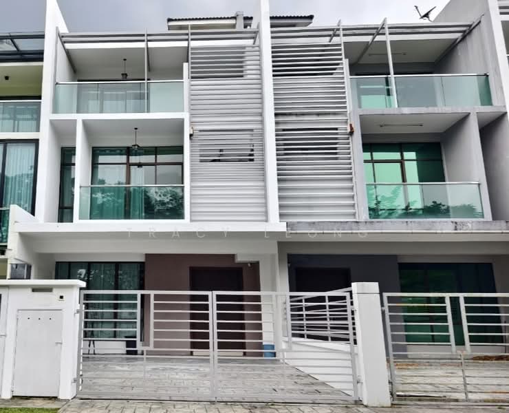 Rumah Teres 3 Tingkat untuk Dijual di Kinrara Residence (Puchong) - Tracy Leong - Exterior - PropertyGuru.com.my