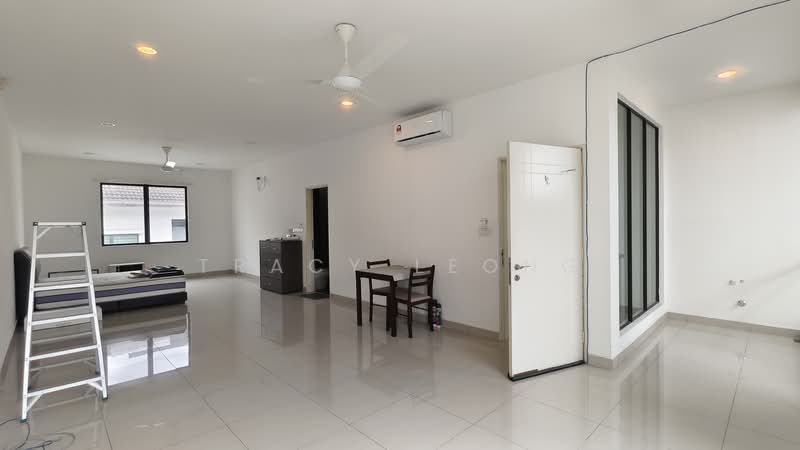 Rumah Teres 3 Tingkat untuk Dijual di Kinrara Residence (Puchong) - Tracy Leong - Living Room - PropertyGuru.com.my