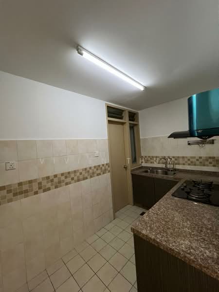 Pangsapuri untuk Dijual di Puteri Bayu Apartment - Vivien Thum - Kitchen - PropertyGuru.com.my